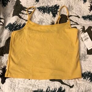 I’m selling a cute Brand New American Eagle yellow Crop top🥰❤️